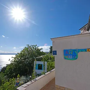 Apartment Art House, Stara Baška
